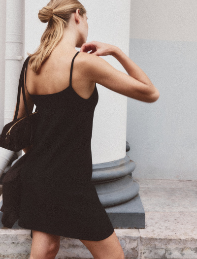 FemFashionMo: Where Comfort Meets Style in Women's Fashion That Celebrates Individuality